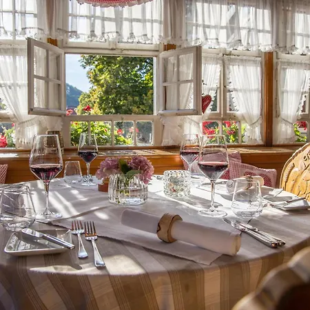 Szálloda Hotel-gasthaus Goldener Engel Glottertal