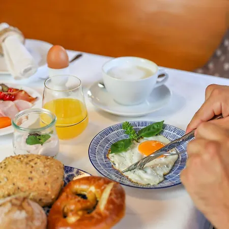 Hotel-gasthaus Goldener Engel グロッタータール