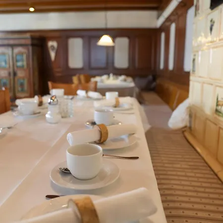 Hotel-gasthaus Goldener Engel غلوترال