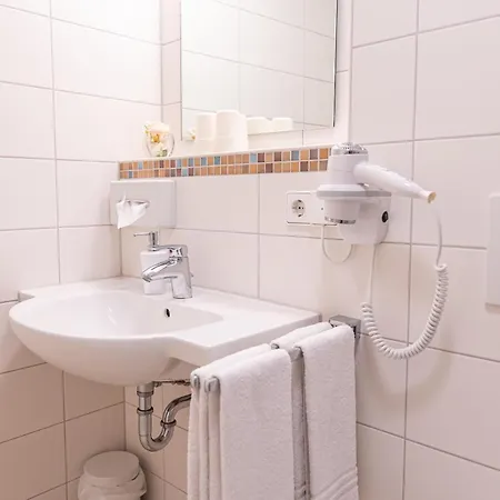 Hotel-gasthaus Goldener Engel فندق