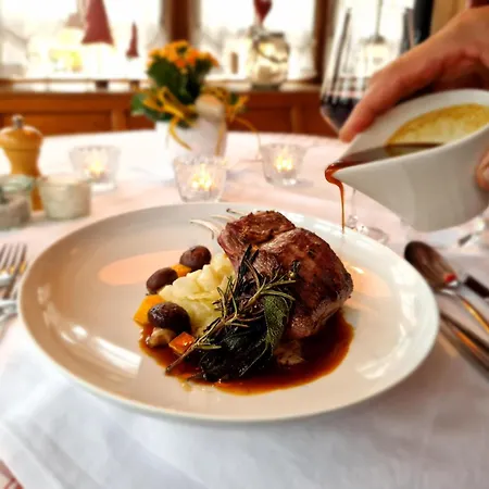 Hotel-gasthaus Goldener Engel فندق غلوترال