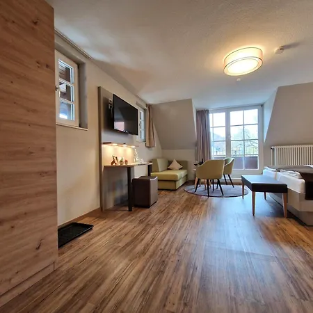 Hotel-gasthaus Goldener Engel فندق غلوترال