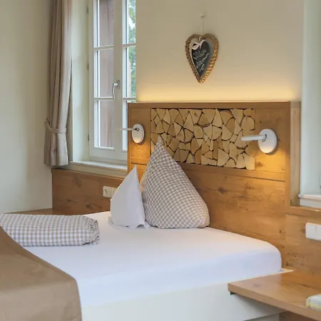 Hotel-gasthaus Goldener Engel 3* グロッタータール