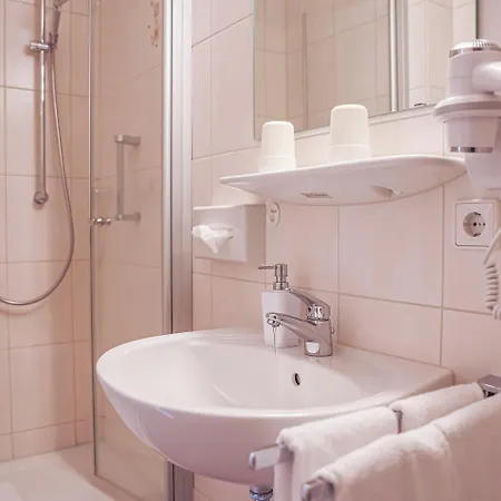 Hotel-gasthaus Goldener Engel غلوترال